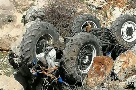 S­i­i­r­t­­t­e­ ­Ş­a­r­a­m­p­o­l­e­ ­Y­u­v­a­r­l­a­n­a­n­ ­T­r­a­k­t­ö­r­d­e­k­i­ ­Ç­o­c­u­k­ ­Ö­l­d­ü­ ­2­ ­K­i­ş­i­ ­Y­a­r­a­l­a­n­d­ı­